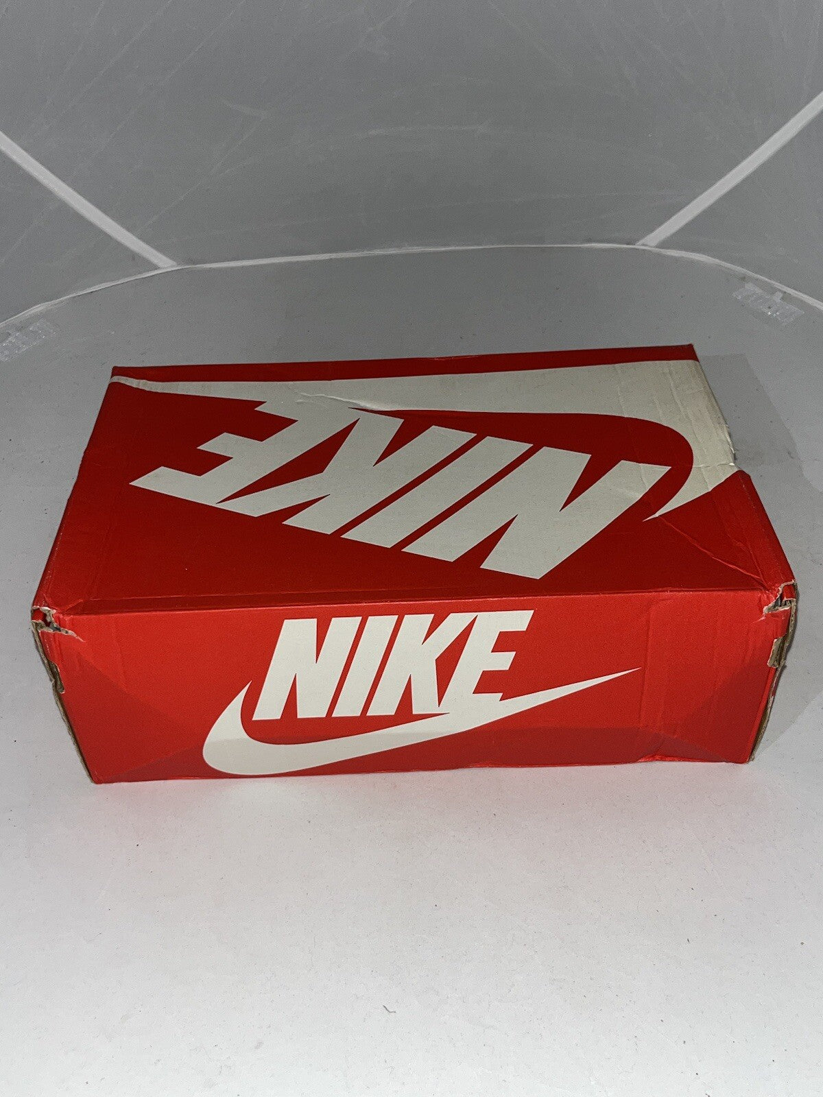 W Nike Lunarcharge Essential Size 3.5 923620-301