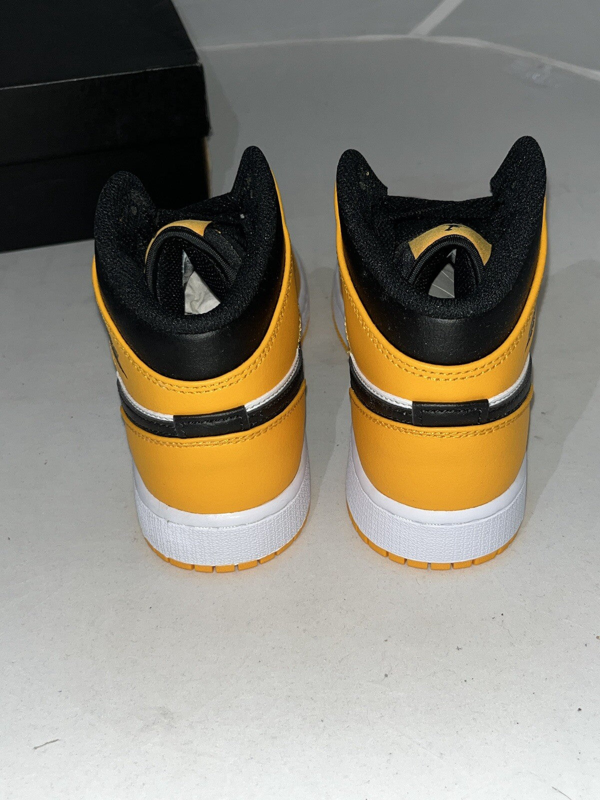 NIKE AIR JORDAN 1 MID GS -TAXI BLACK AND yellow -UK4