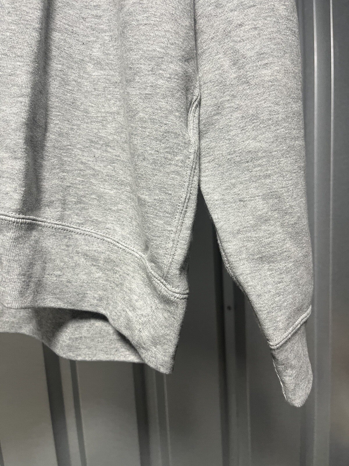 KAWS + WARHOL UNIQLO UT GRAPHIC SWEATSHIRT (XL/X-LARGE)