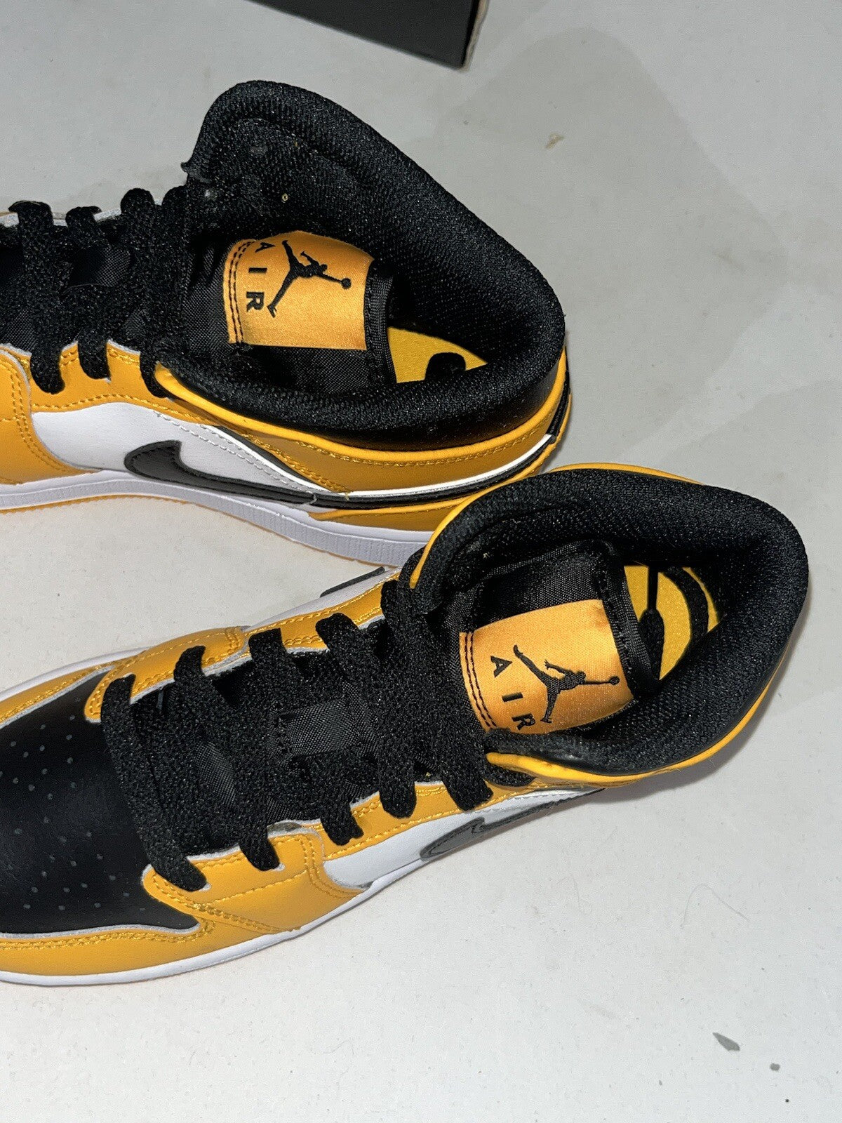 NIKE AIR JORDAN 1 MID GS -TAXI BLACK AND yellow -UK4