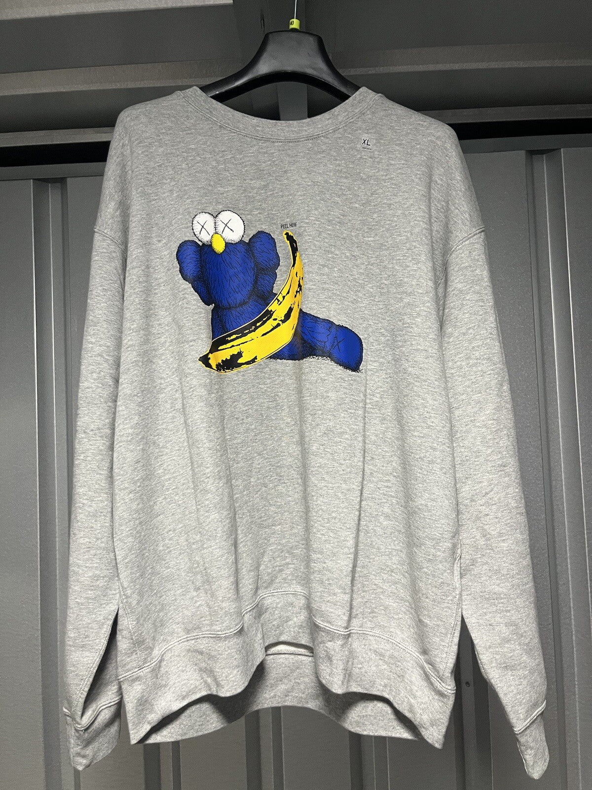 KAWS + WARHOL UNIQLO UT GRAPHIC SWEATSHIRT (XL/X-LARGE)