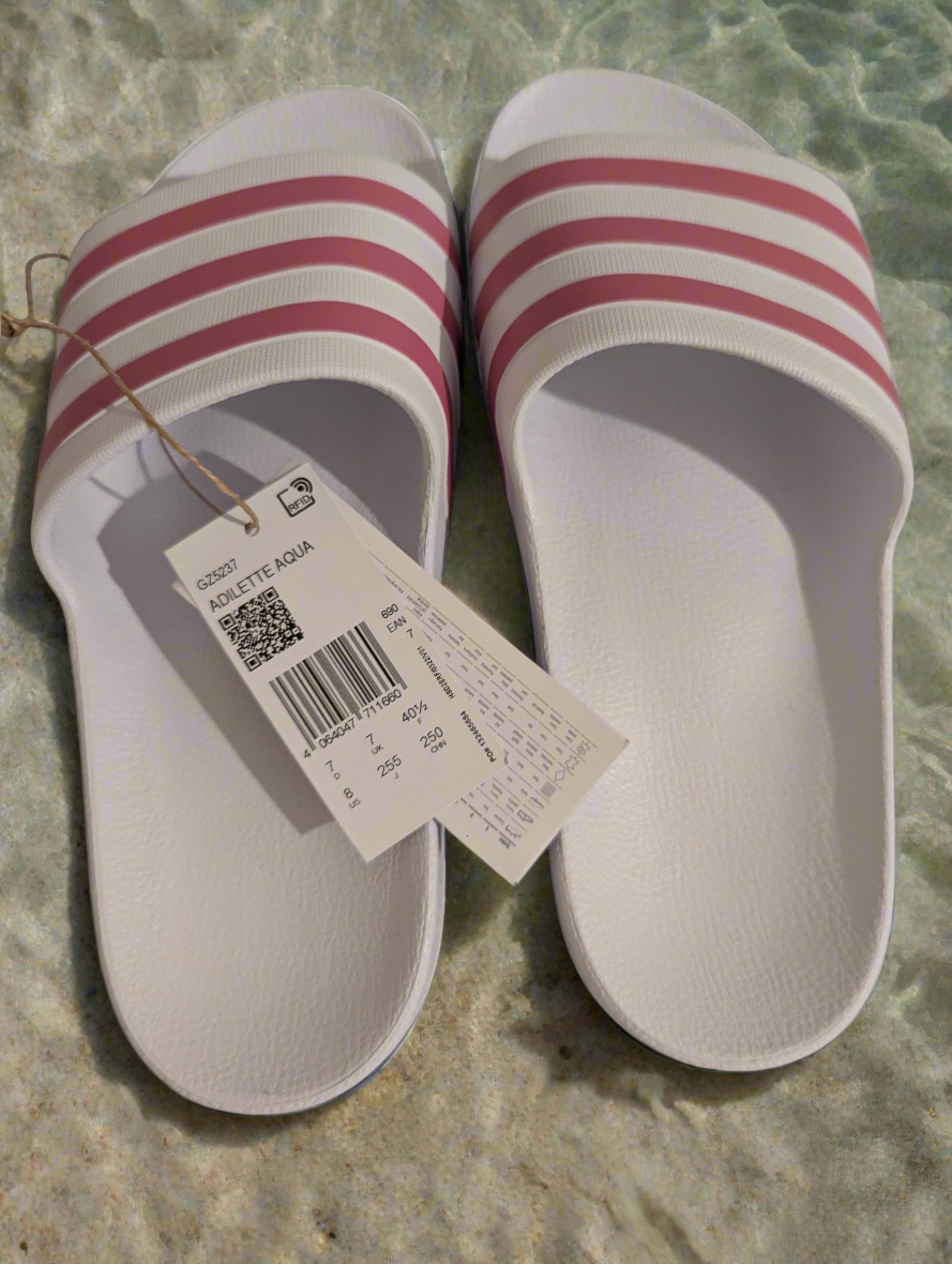 Adilette Aqua Slides