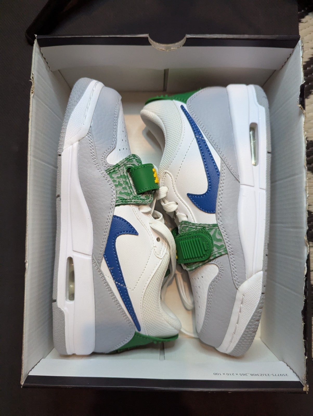 Nike Air Jordan Legacy 312 Low white/black - UK 4 Gs
