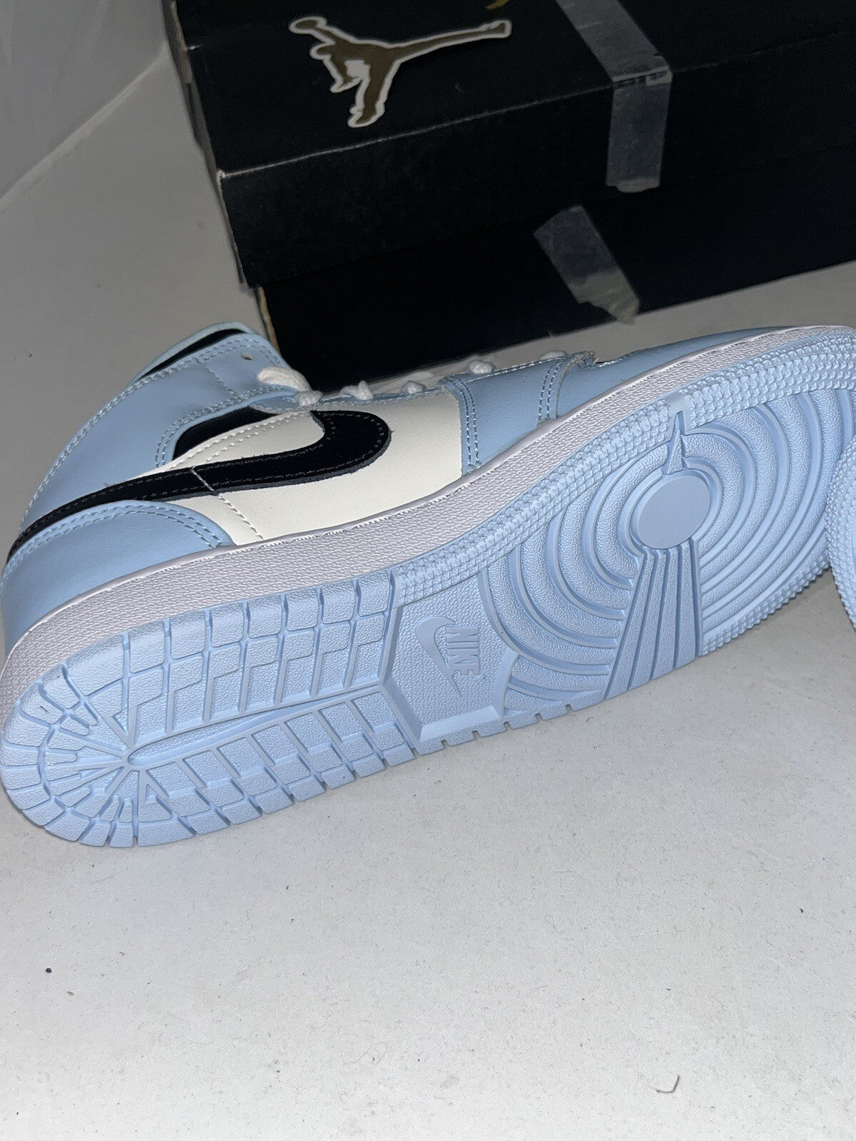 Nike Air Jordan 1 Mid Ice Blue GS Size UK 4.5 - 