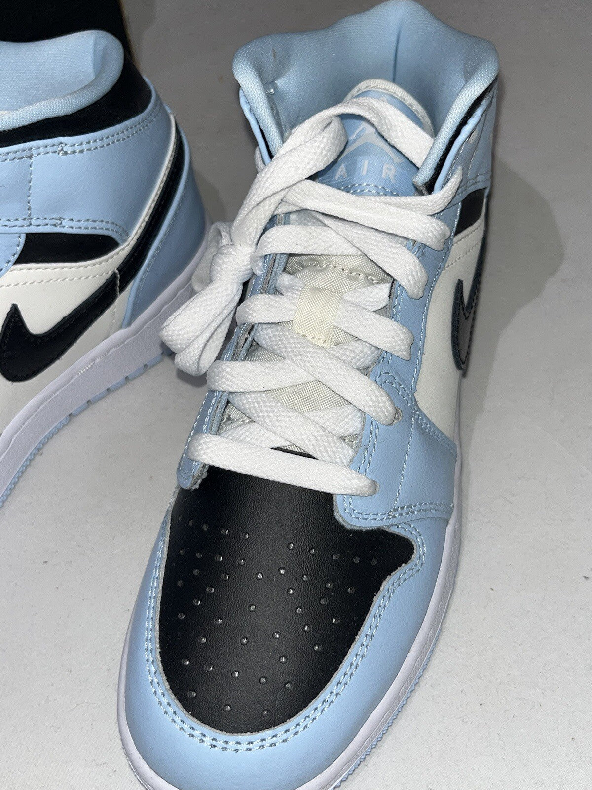 Nike Air Jordan 1 Mid Ice Blue GS Size UK 4.5 - 