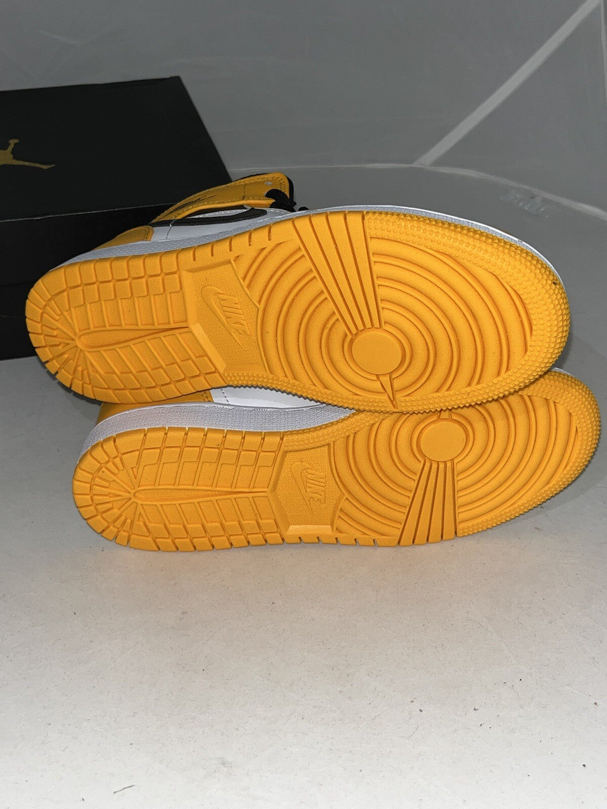 NIKE AIR JORDAN 1 MID GS -TAXI BLACK AND yellow -UK4