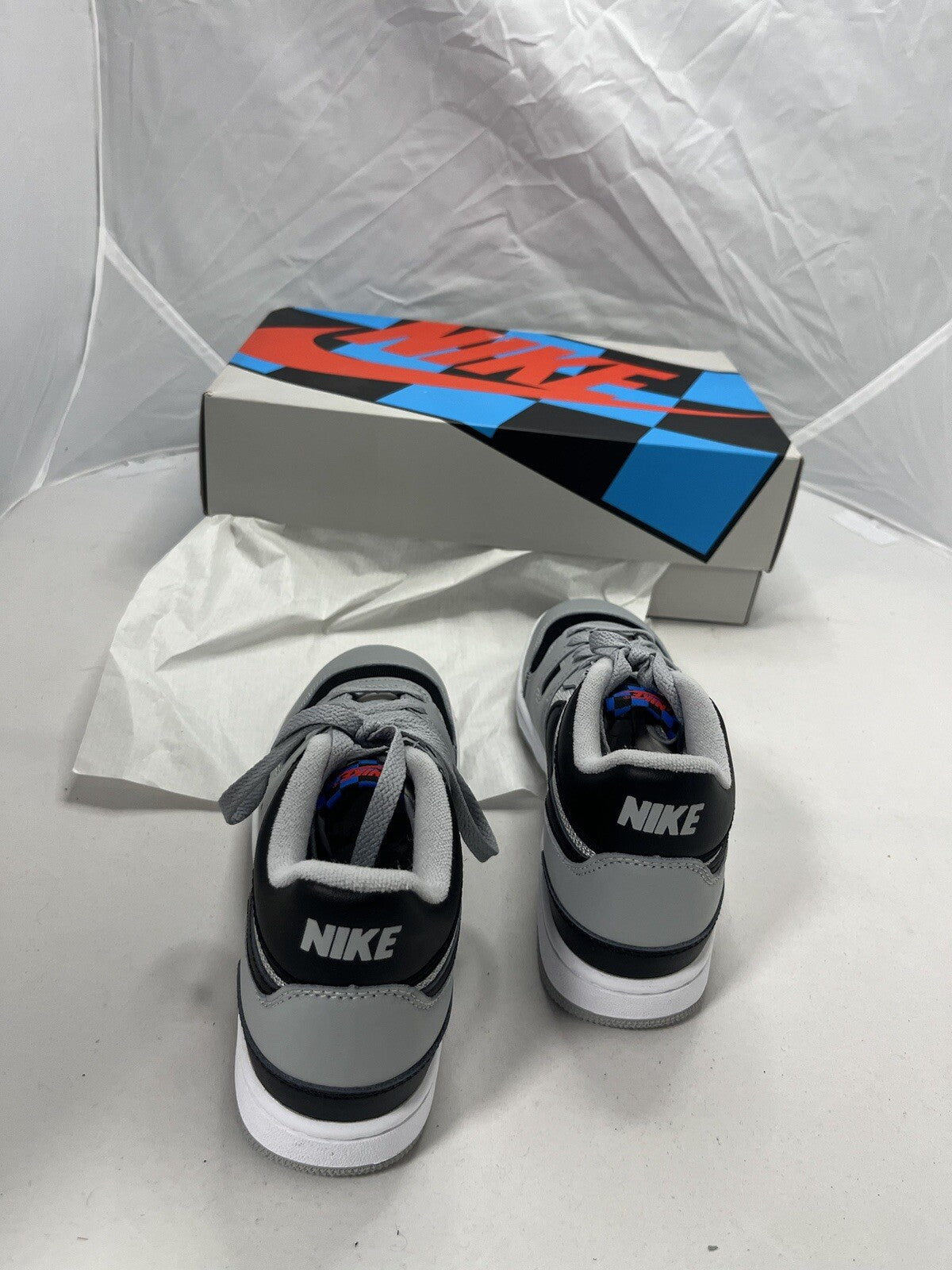 NIKE 7392 ATTACK QS SP LOW UNISEX TRAINERS GREY WHITE BLACK 