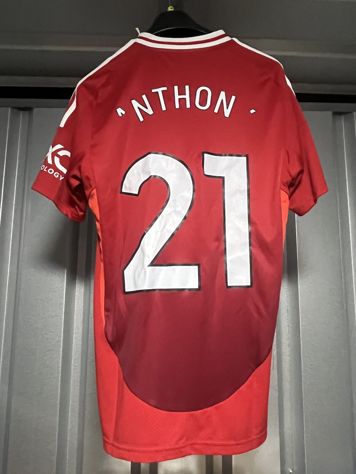 Size S - Manchester United 2024-2025 Mens shirt