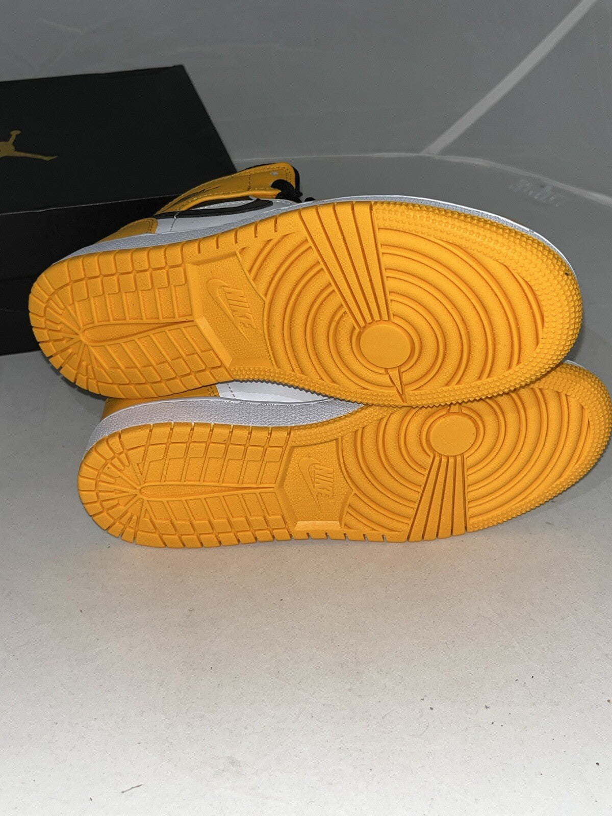 NIKE AIR JORDAN 1 MID GS -TAXI BLACK AND yellow -UK4