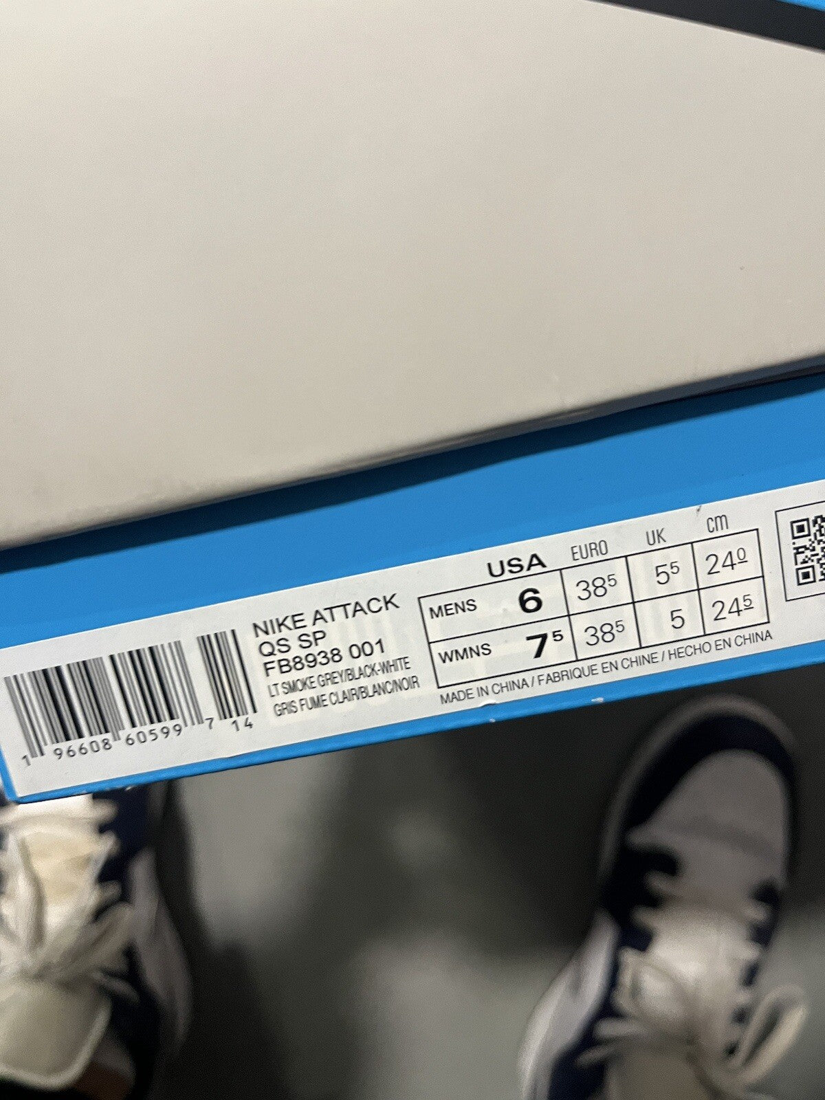 NIKE 7392 ATTACK QS SP LOW UNISEX TRAINERS GREY WHITE BLACK 