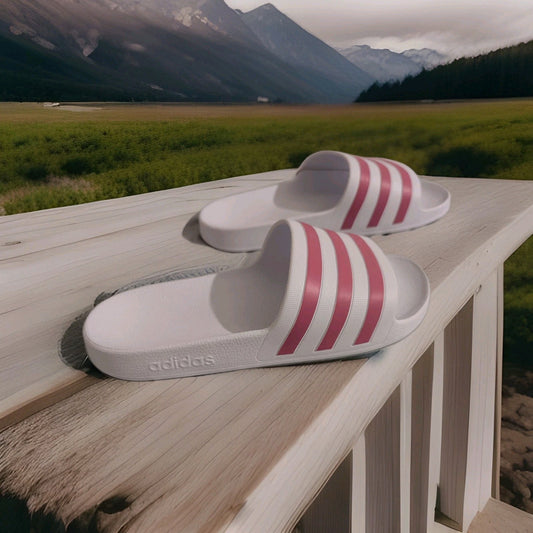 Adilette Aqua Slides Women's UK 7/Us 8/Eu 40.5