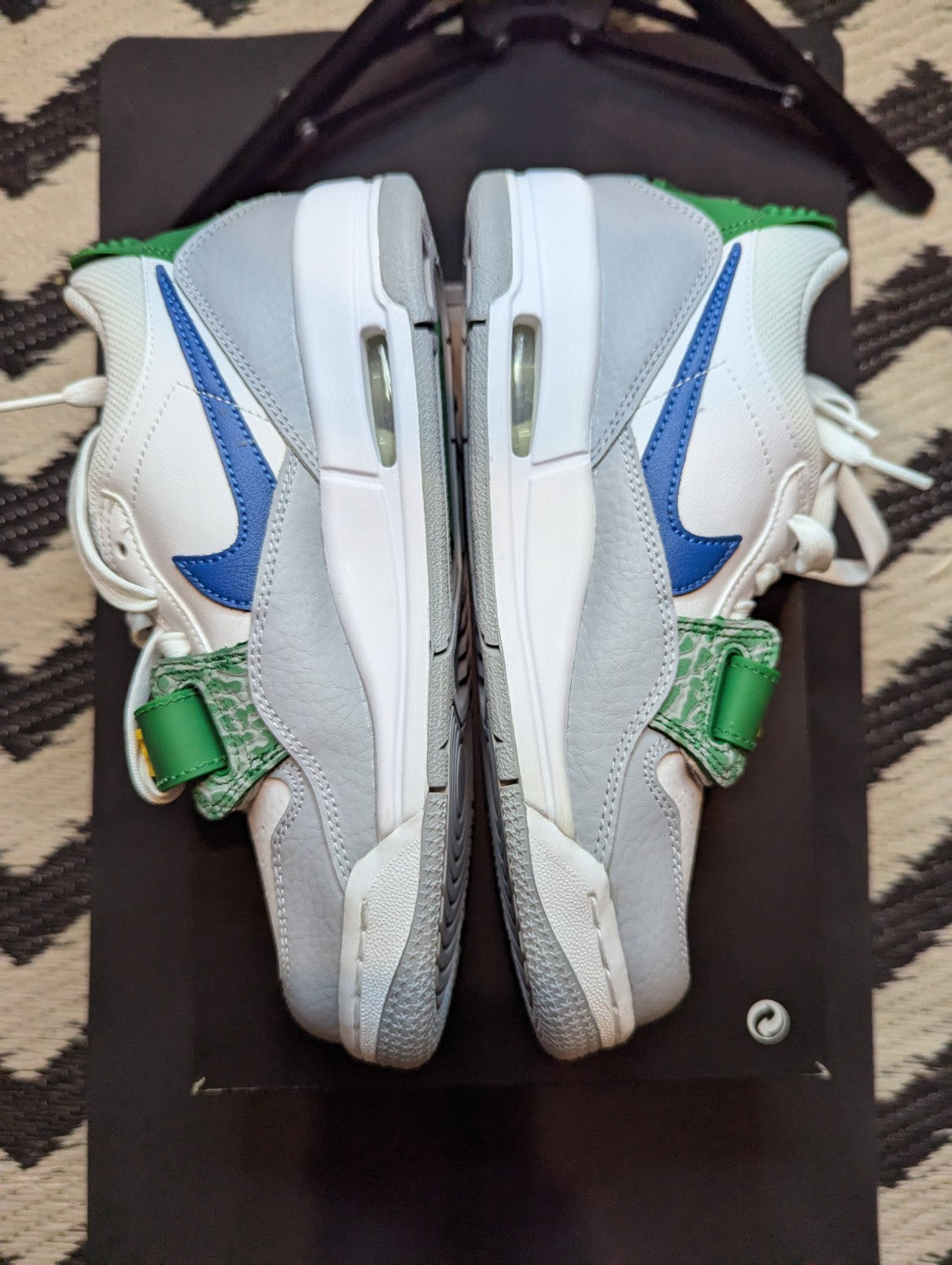 Nike Air Jordan Legacy 312 Low white/black - UK 4 Gs