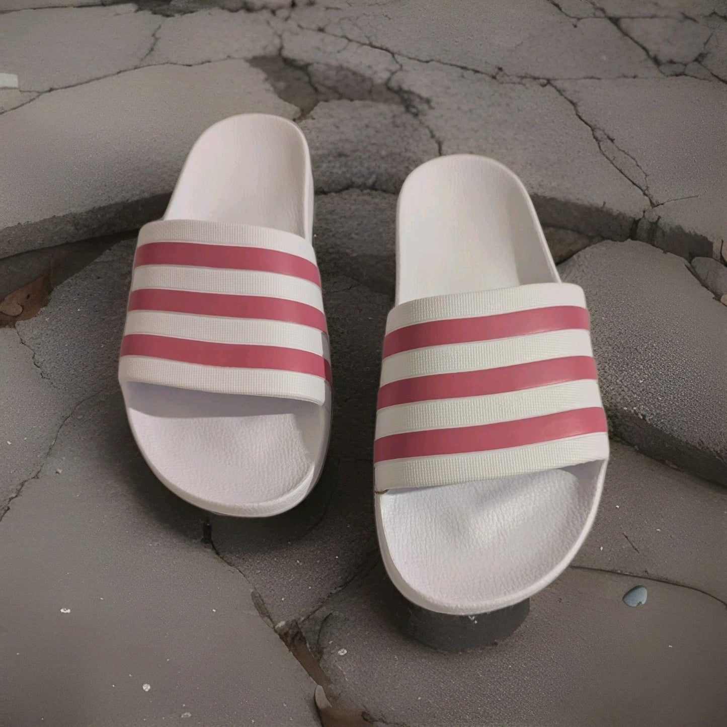 Adilette Aqua Slides Women's UK 7/Us 8/Eu 40.5