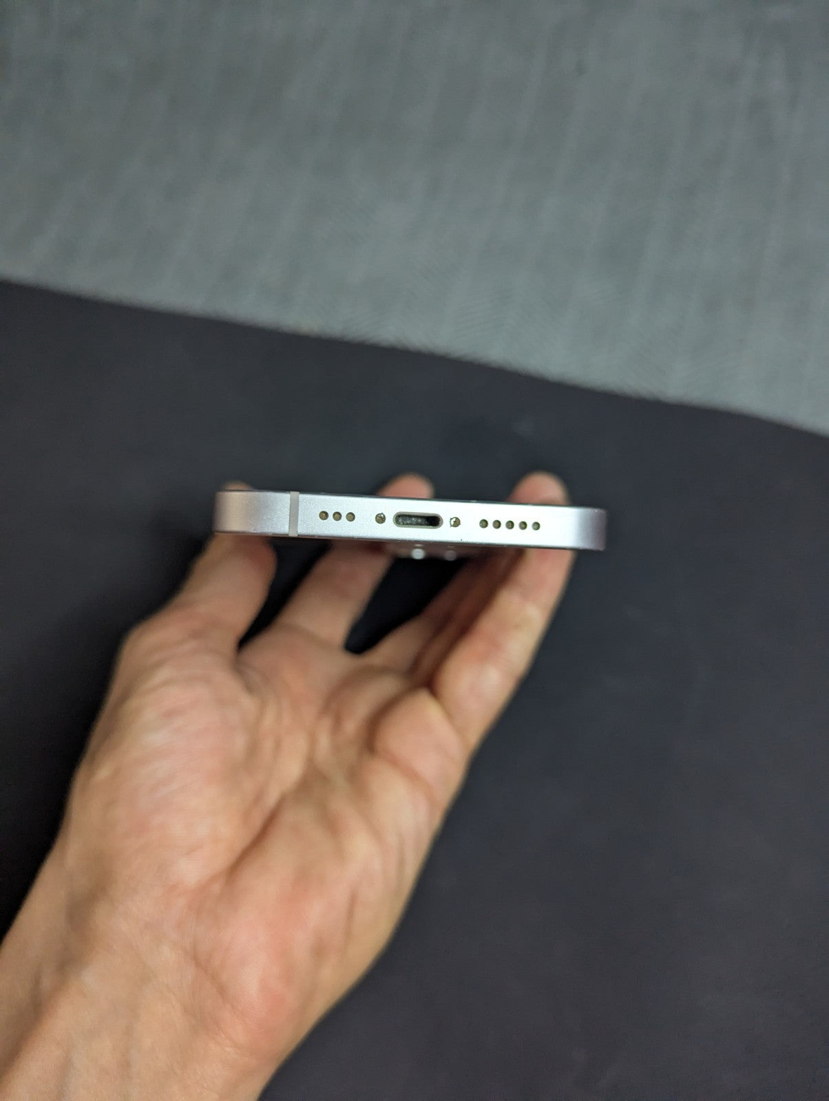 Apple iPhone 13 Mini - 128GB - Starlight (Unlocked) - Good Condition
